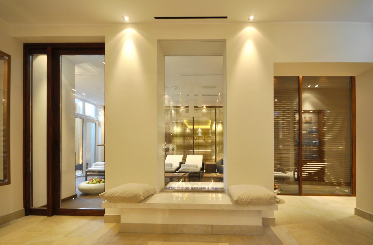 Thomas Hotel Spa & Lifestyle ฮูซุม ภายนอก รูปภาพ