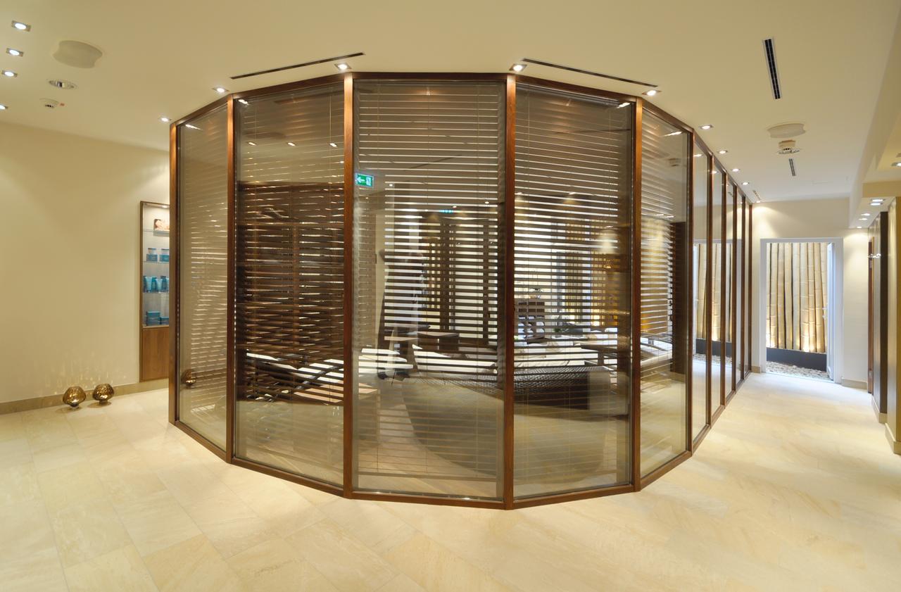 Thomas Hotel Spa & Lifestyle ฮูซุม ภายนอก รูปภาพ
