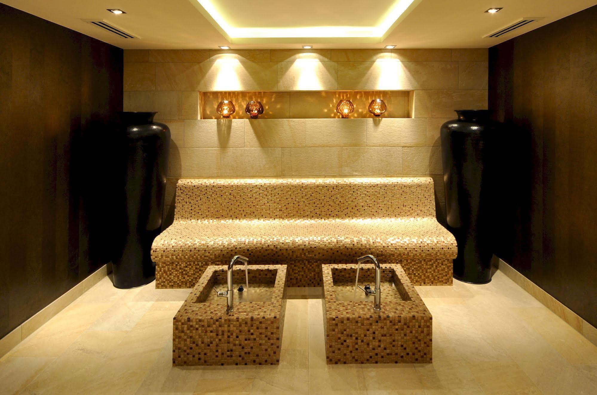 Thomas Hotel Spa & Lifestyle ฮูซุม ภายนอก รูปภาพ