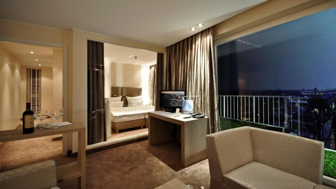 Thomas Hotel Spa & Lifestyle ฮูซุม ภายนอก รูปภาพ