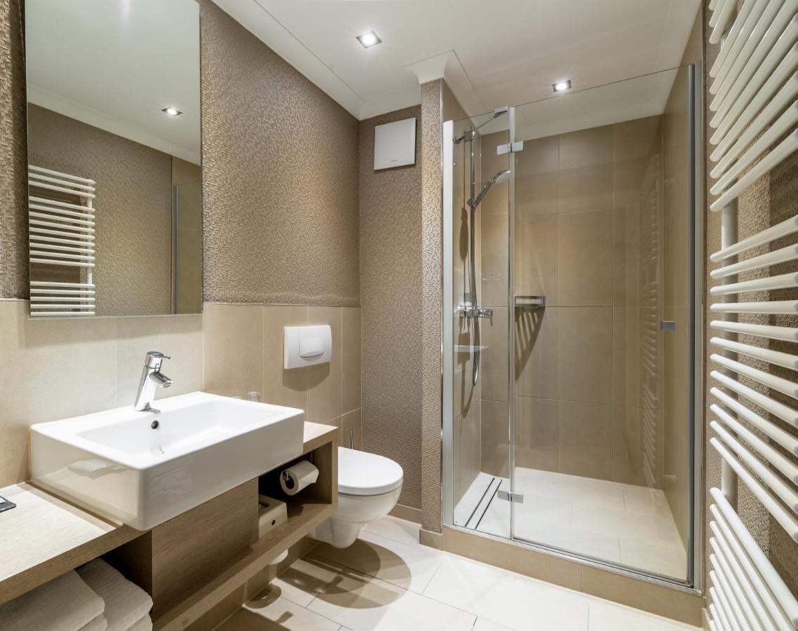 Thomas Hotel Spa & Lifestyle ฮูซุม ภายนอก รูปภาพ
